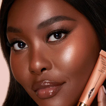 Charlotte Tilbury Hollywood Beauty Light Wand Highlighter – Peachgasm (12ml)