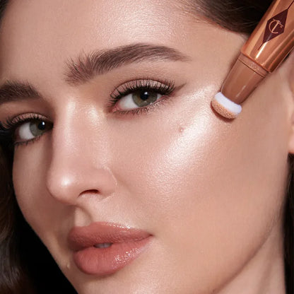 Charlotte Tilbury Hollywood Beauty Light Wand Highlighter – Spotlight (12ml)