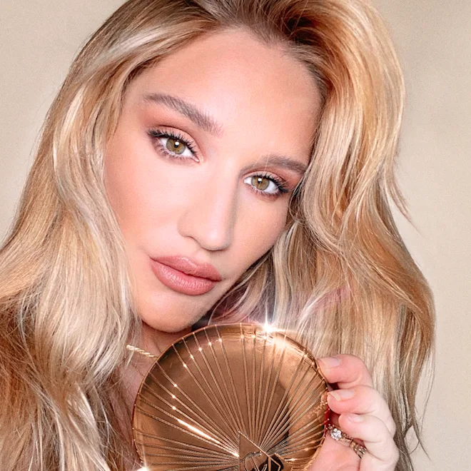 Charlotte Tilbury Airbrush Matte Bronzer – Medium (16g)
