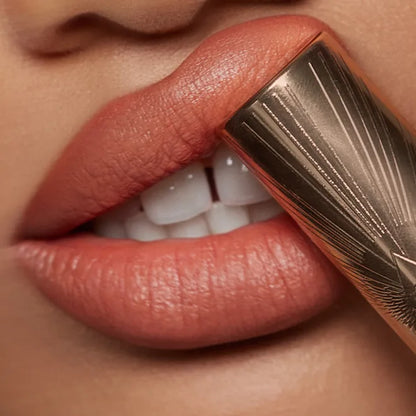 Charlotte Tilbury Airbrush Flawless Lip Blur – Honey Blur (4ml)